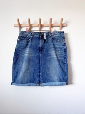 Banana Republic Med Blue Denim Shorts - sz 34/18